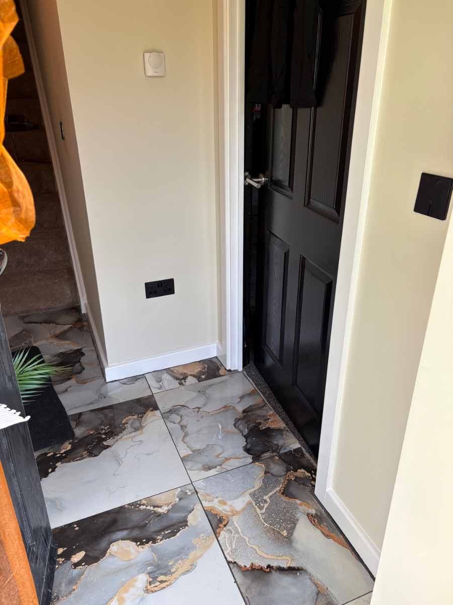 Painter and Decorator: Image 2